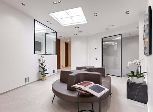 Cabinet dentaire moderne salle d'attente